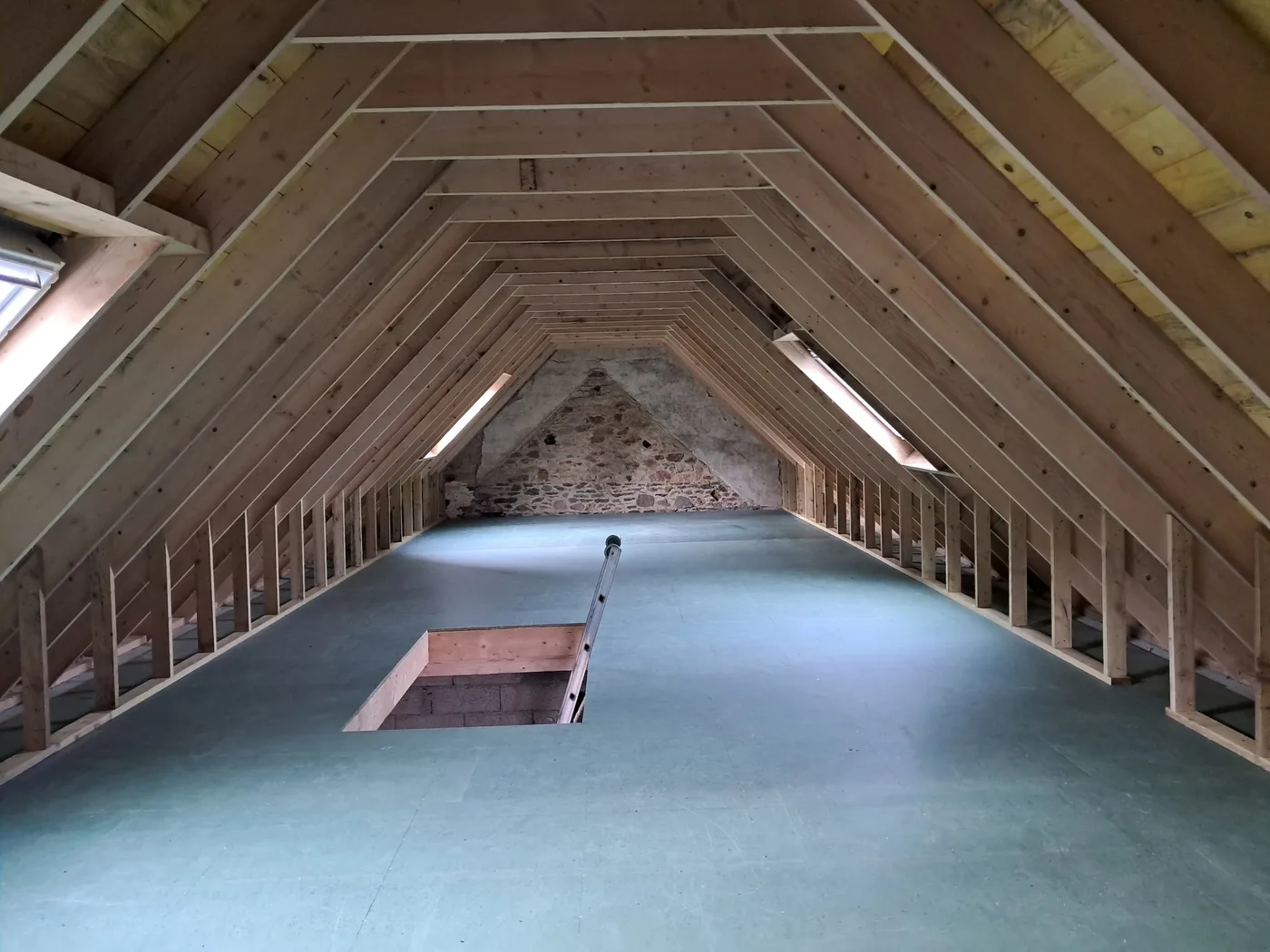 Structure de charpente et aménagement de combles à Plouescat — Coat-Amis Charpente